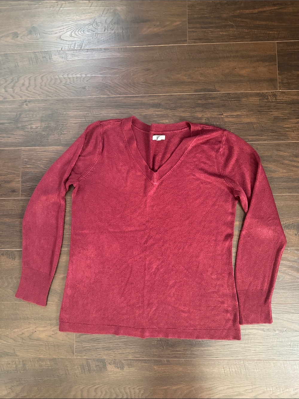 Women's V-Neck Long Sleeve Sweater - Deep maroon